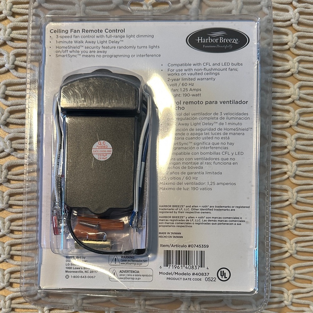 Universal Remote Control in White - Picture 2 of 3
